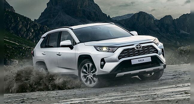 Toyota RAV4 показывает увеличение продаж на падающем российском рынке