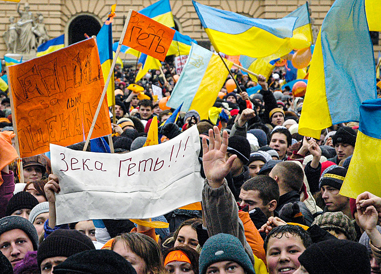 Митинг сторонников Виктора Ющенко в центре города