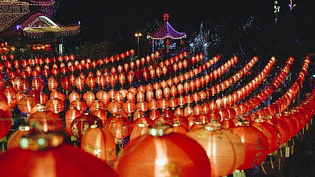 Когда празднуют Новый год туристы разных стран