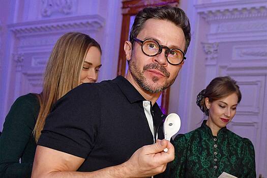 16-летняя дочь Деревянко вышла в свет с бойфрендом