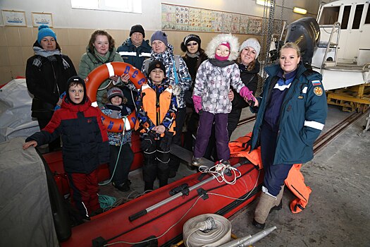 Водные спасатели Москвы проводят занятия с "Нашей заботой"