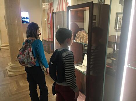 Учащиеся школы №1575 в районе Аэропорт побывали в музее современной истории России
