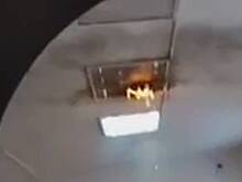 Лампа вспыхнула в российской школе и попала на видео