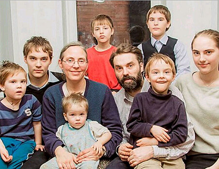 Американка не побоялась переехать в Россию и нарожать девятерых детей