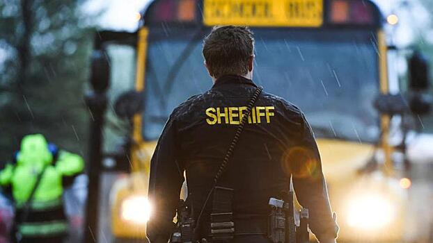 Учителей в США учат бить, а не прятаться. Это спасет детей во время шутинга