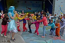 Прыжки на батуте, бои подушками и веселые эстафеты организуют в День защиты детей в Южном Тушине