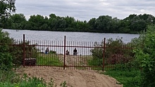 Рязанец поставил забор перед входом на муниципальный пляж