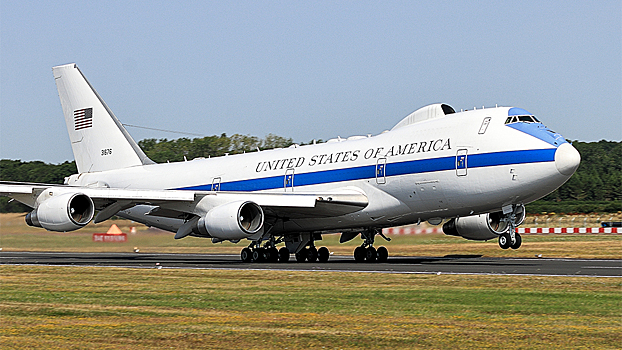 Американский "самолет Судного дня" приземлился на Филиппинах