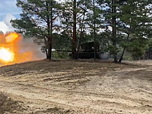 Экипажи танков Т-72Б3 группировки войск «Днепр» уничтожили склад боеприпасов ВСУ на правом берегу Днепра в Херсонской области