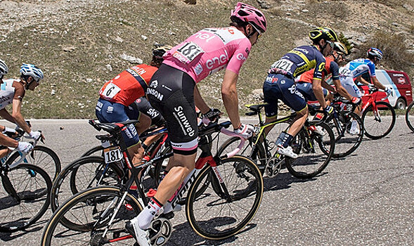 Безумная «Джиро д’Италия»: Кто станет «розовым»