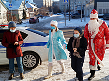 В Волгоградской области Полицейский Дед Мороз исполнил мечту 8-летнего Вани из Волгограда 
