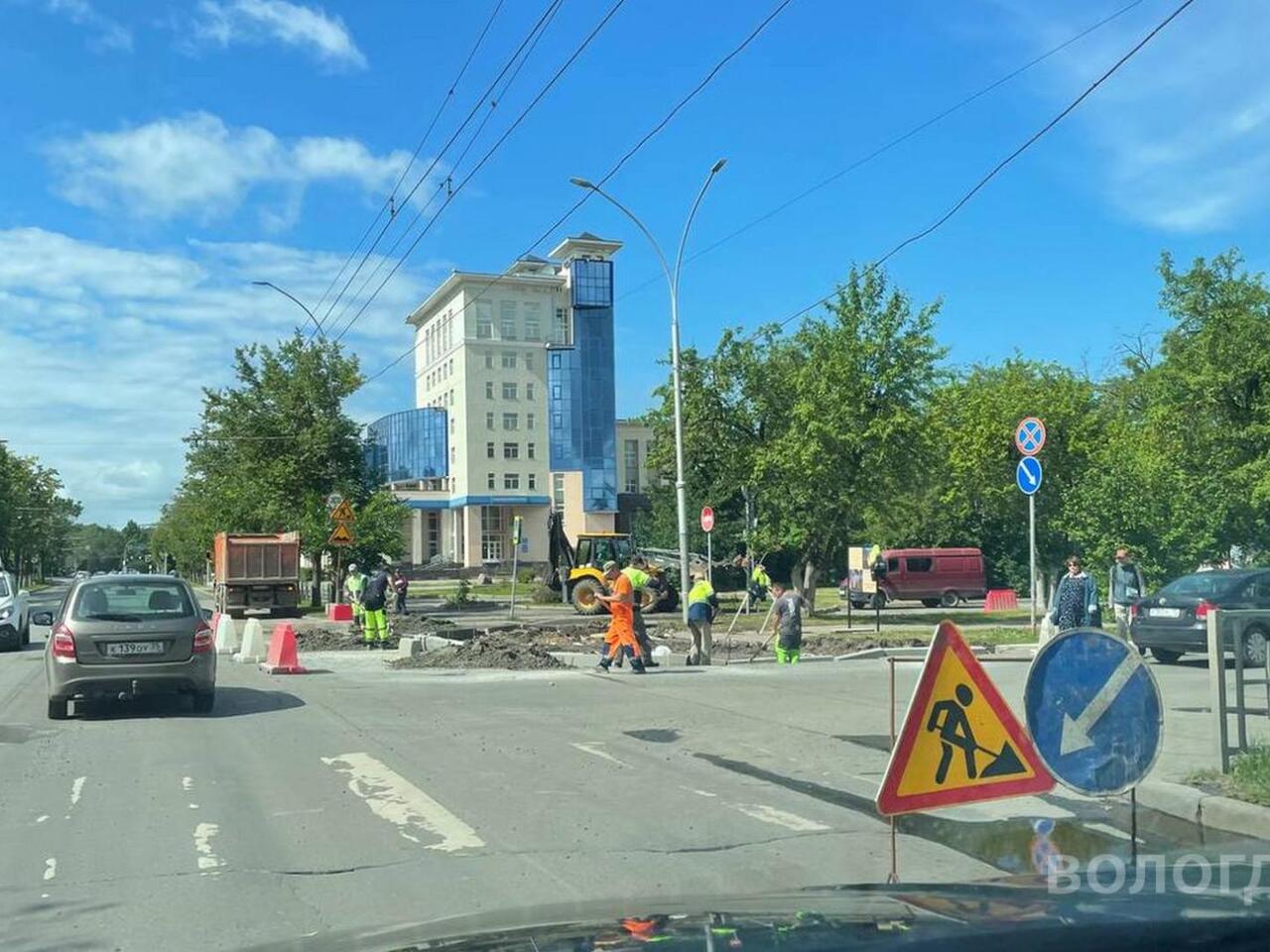 На пересечении улицы Герцена с Пушкинской в Вологде переоборудуют  пешеходный переход - Рамблер/авто