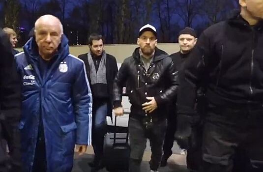 ВИДЕО ДНЯ: Месси прибыл в Москву на матч против сборной России