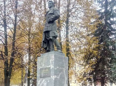 Памятник известному костромскому революционеру обновят в Костроме