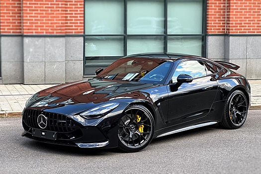 В Москву на продажу привезли первый Mercedes-AMG GT нового поколения