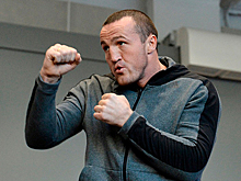 Лебедев ответил упрекнувшим его за берет десантникам