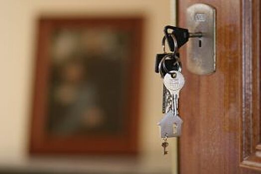 В Омской области 26 выпускников детдомов получили ключи от новых квартир