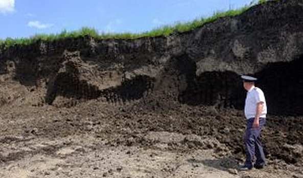 В Волгоградской области нашли нелегальный карьер по добыче полезных ископаемых