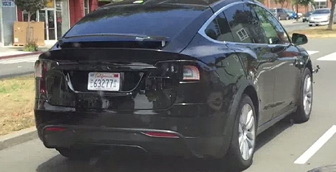 Tesla Model X тестирует новые сенсоры
