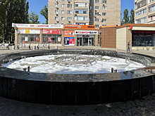 Фонтан в Балакове начал пениться из-за насыпанного стирального порошка