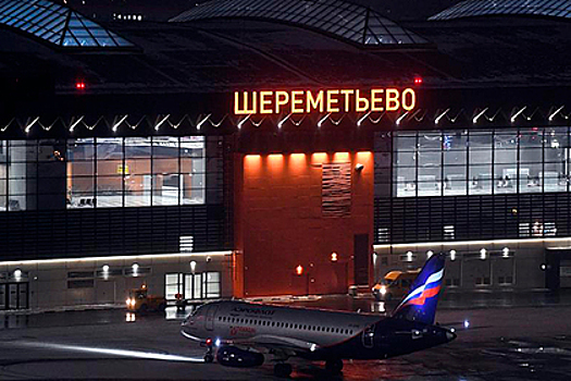 A-321 экстренно сел в Шереметьево из-за трещины в лобовом стекле