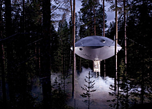 Отель в шведском лесу предлагает поселиться в летающей тарелке