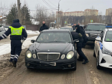 В Подмосковье сотрудники ГУУР МВД России задержали подозреваемых в краже иномарок