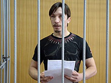 Зимовца признали виновным в нападении на полицию с кирпичом