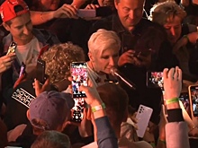 Диана Арбенина спустилась к зрителям во время выступления в Нижнем Новгороде