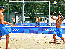 Красильников и Стояновский выиграли стартовый матч на Олимпиаде в пляжном волейболе