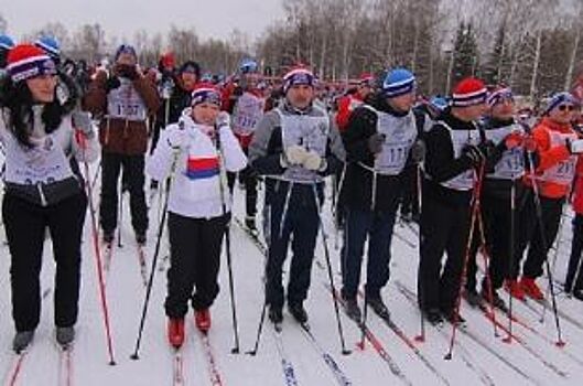 В Урае спортсмены от 7 до 70 лет участвовали в лыжных гонках Кубка «Фанат»