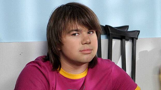 Опасен для себя и окружающих: в чем обвиняют актера Казакова из «Папиных дочек»