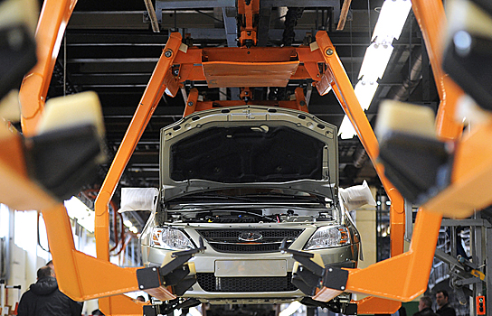 Правительство продолжит поддержку российского автопрома