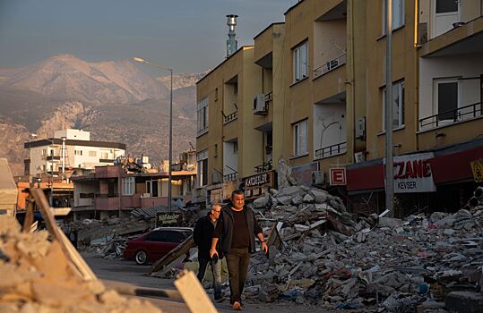 "Люди жили на улицах": российский врач — о работе в Турции при землетрясении
