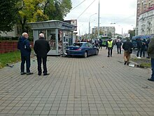 Peugeot врезался в киоск "Белсоюзпечати" в Минске