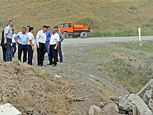 Премьер поручил срочно отремонтировать дорогу до сахарного завода Каинды