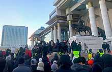 Протесты в Монголии: демонстранты требуют «назвать воров», но режима ЧП не будет
