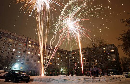 Россиян призвали снимать на видео фейерверки во дворах