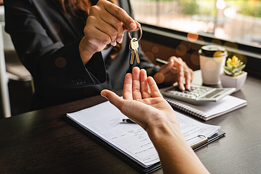 Петербурженку, продавшую жилье по «схеме Долиной», обязали заплатить за проживание