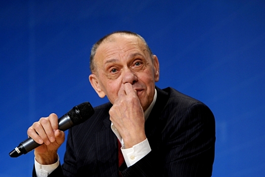 «Опасное повторение»: Бардин объяснил, почему не экспериментирует с ИИ