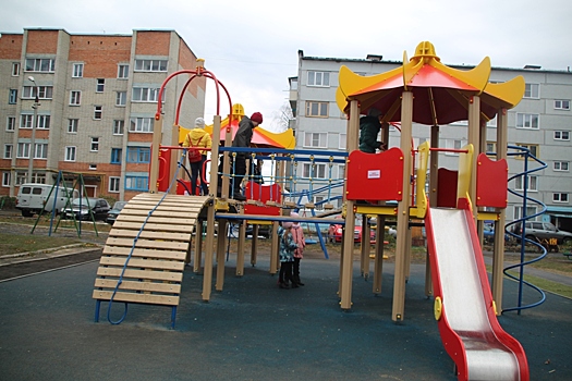 В Каменском районе облагородили девять дворов