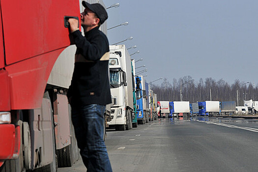 ФТС не зафиксировала очередей более чем из тысячи грузовиков на российско-китайской границе