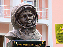 Первый космонавт в бронзе: памятник Юрию Гагарину открыли в Ашхабаде