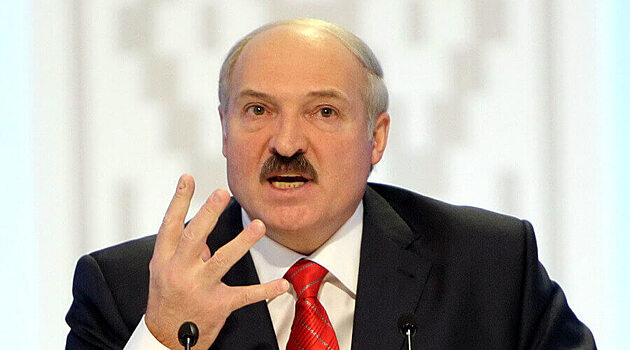 Александр Лукашенко рассказал об «отсасывающих» деньги Литве и Польше