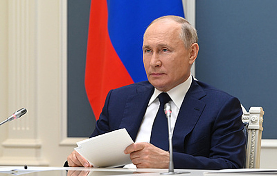 Путин обсудил с Совбезом исполнение его поручений в сфере оборота оружия