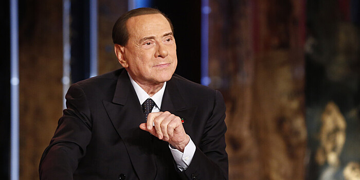 Новости за ночь, которые вы могли пропустить: столкновение танкеров на Лене, наследство Берлускони и добрачный контракт Роналду