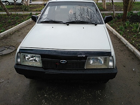 Пьяный пенсионер без прав на «Девятке» сбил мопед и скрылся