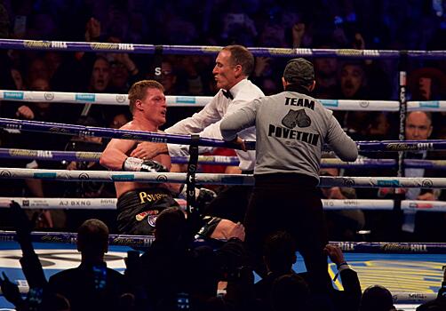 Правым хуком в историю: два года назад Поветкин улетел в нокаут