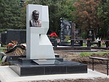 Пока безымянный: памятник Пескову установили на аллее Героев в Ростове