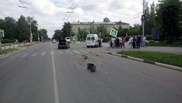 В Рязани при столкновении двух автомобилей, пострадал пешеход